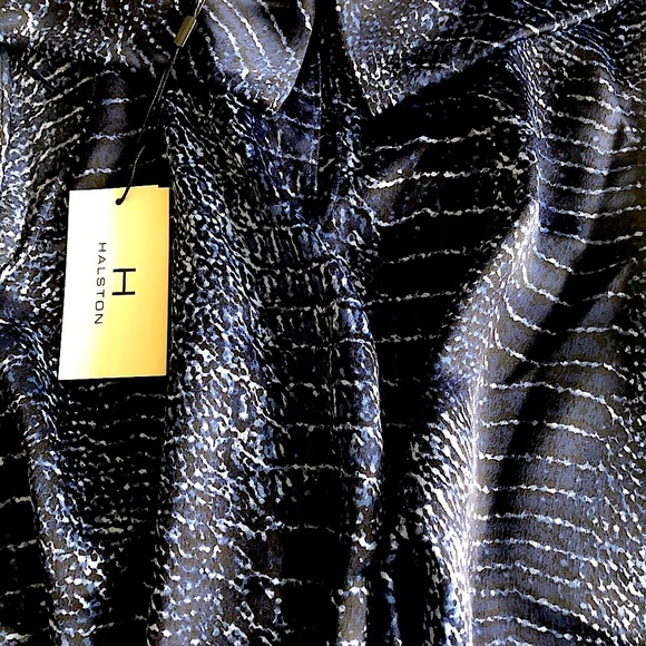 💙🤍Brand New Soft Halston Snake Patterns Blouse💙 - Picture 6 of 6